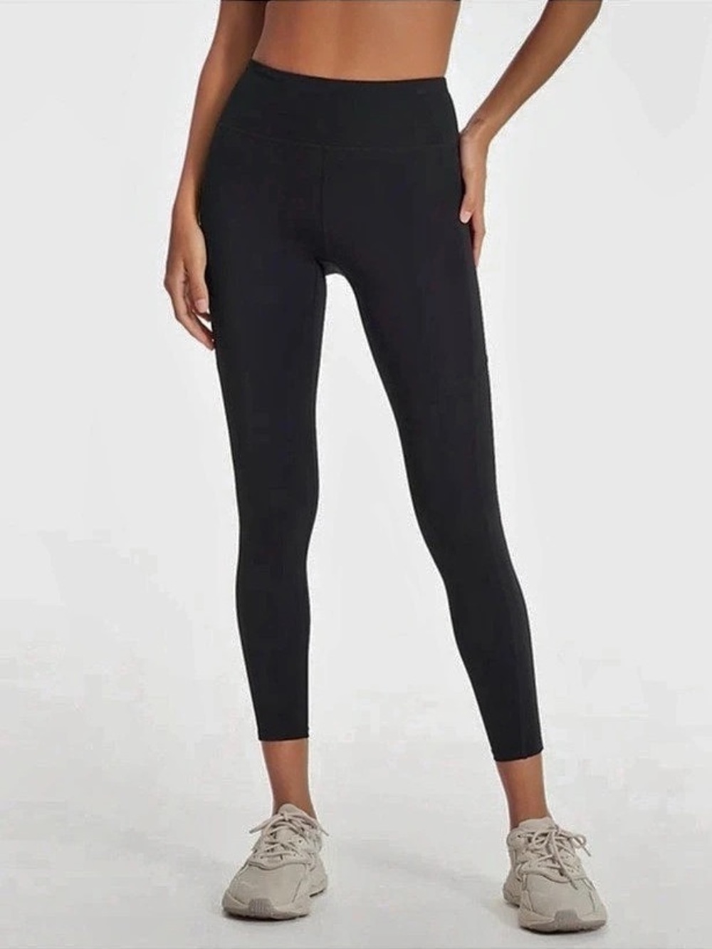 Vuori Women's Black Stride Performance Pocket Leggings